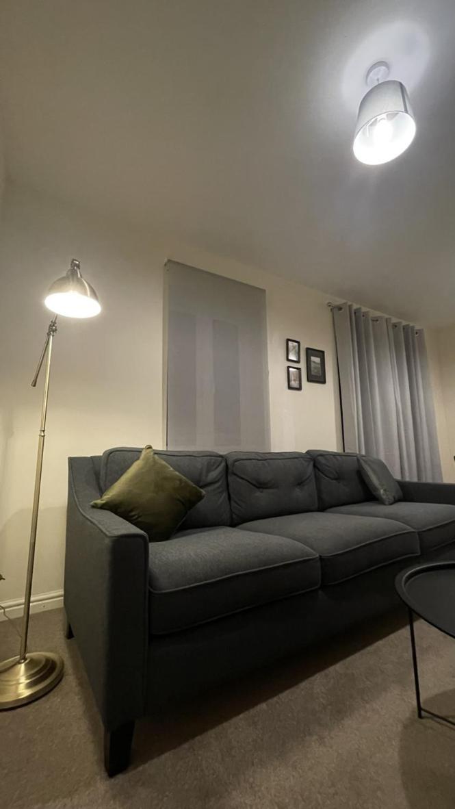 Spacious 4 Bedroom, Perfect For Contractors, Families, Private Parking Royal Wootton Bassett Exteriér fotografie