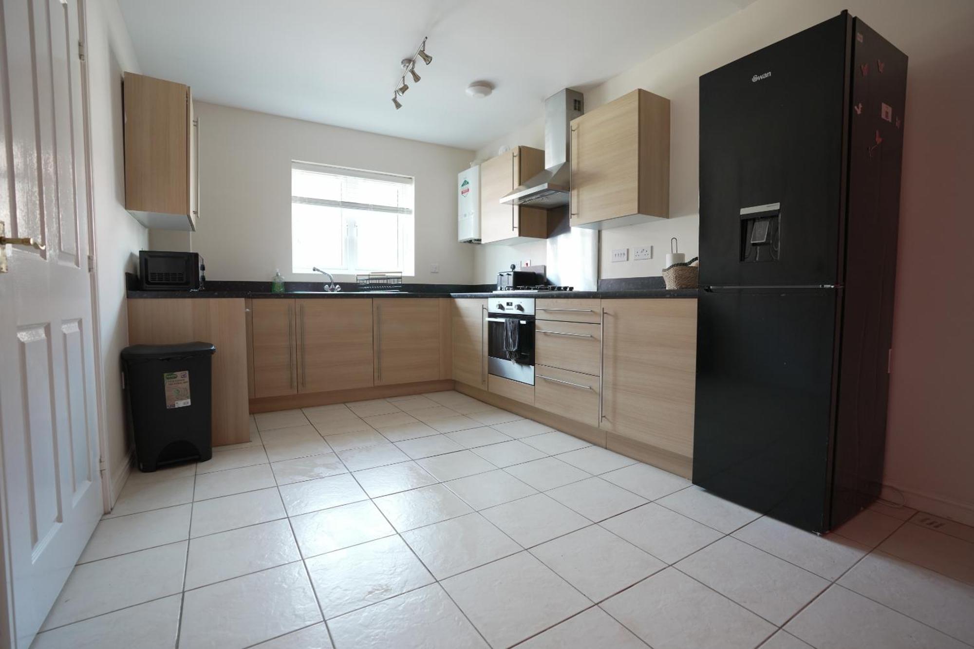 Spacious 4 Bedroom, Perfect For Contractors, Families, Private Parking Royal Wootton Bassett Exteriér fotografie