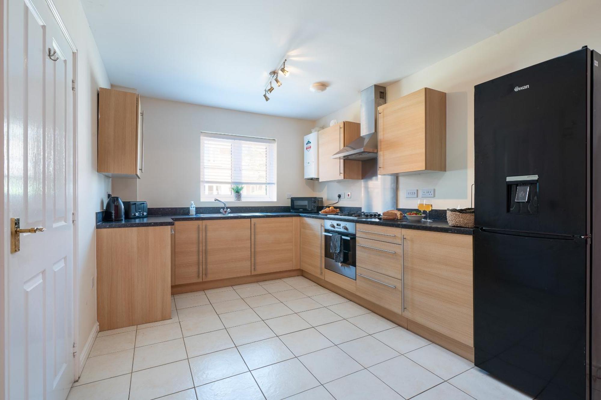 Spacious 4 Bedroom, Perfect For Contractors, Families, Private Parking Royal Wootton Bassett Exteriér fotografie