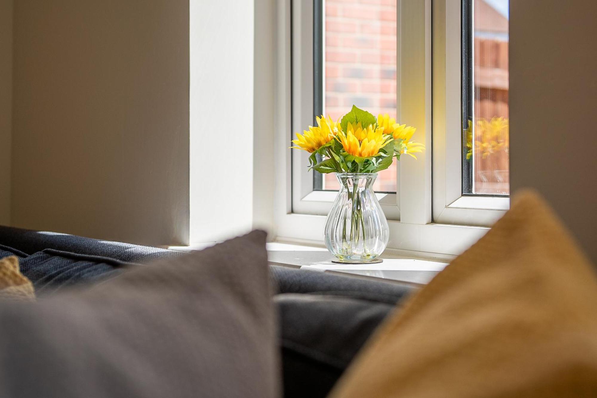 Spacious 4 Bedroom, Perfect For Contractors, Families, Private Parking Royal Wootton Bassett Exteriér fotografie