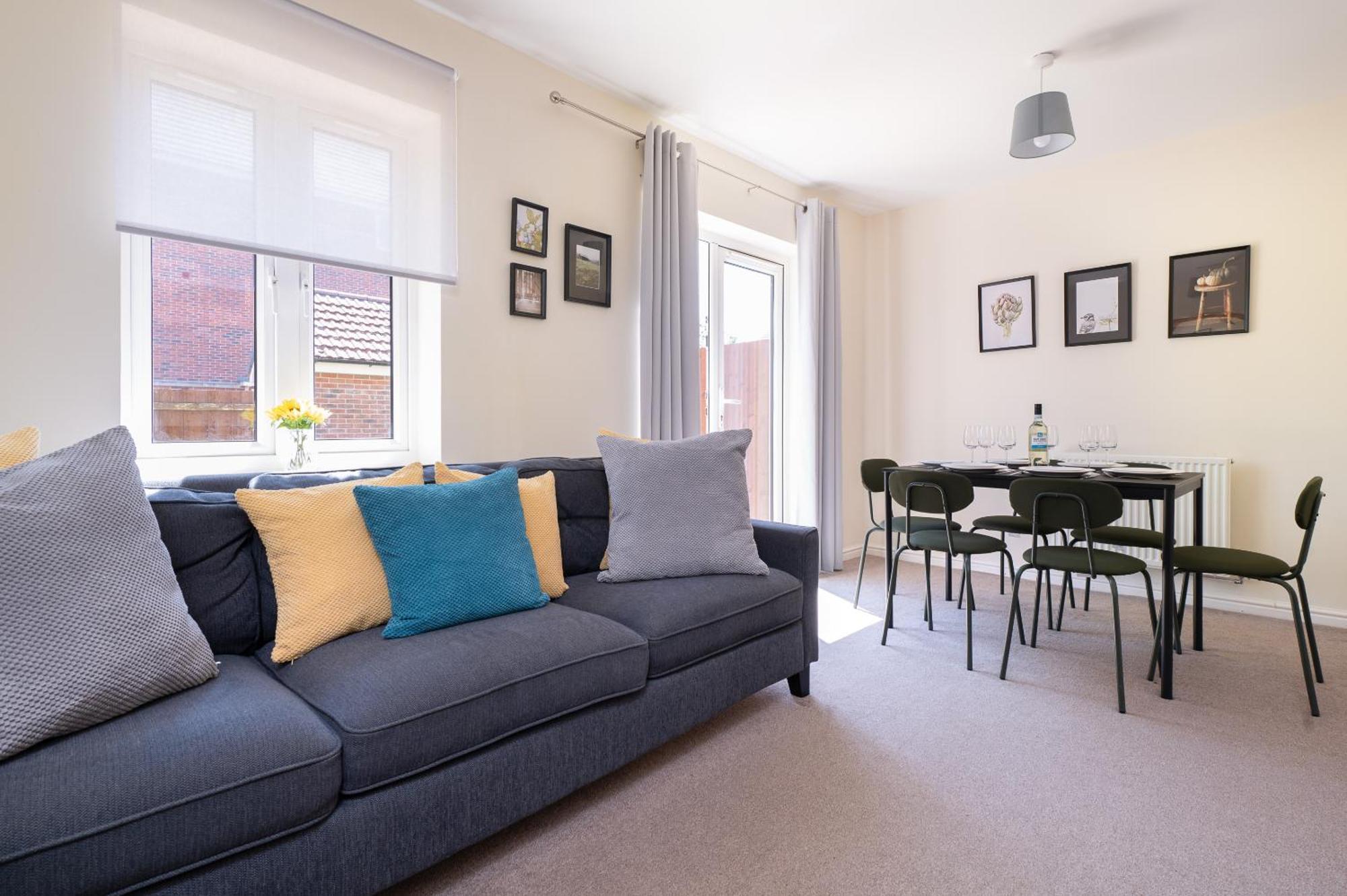 Spacious 4 Bedroom, Perfect For Contractors, Families, Private Parking Royal Wootton Bassett Exteriér fotografie