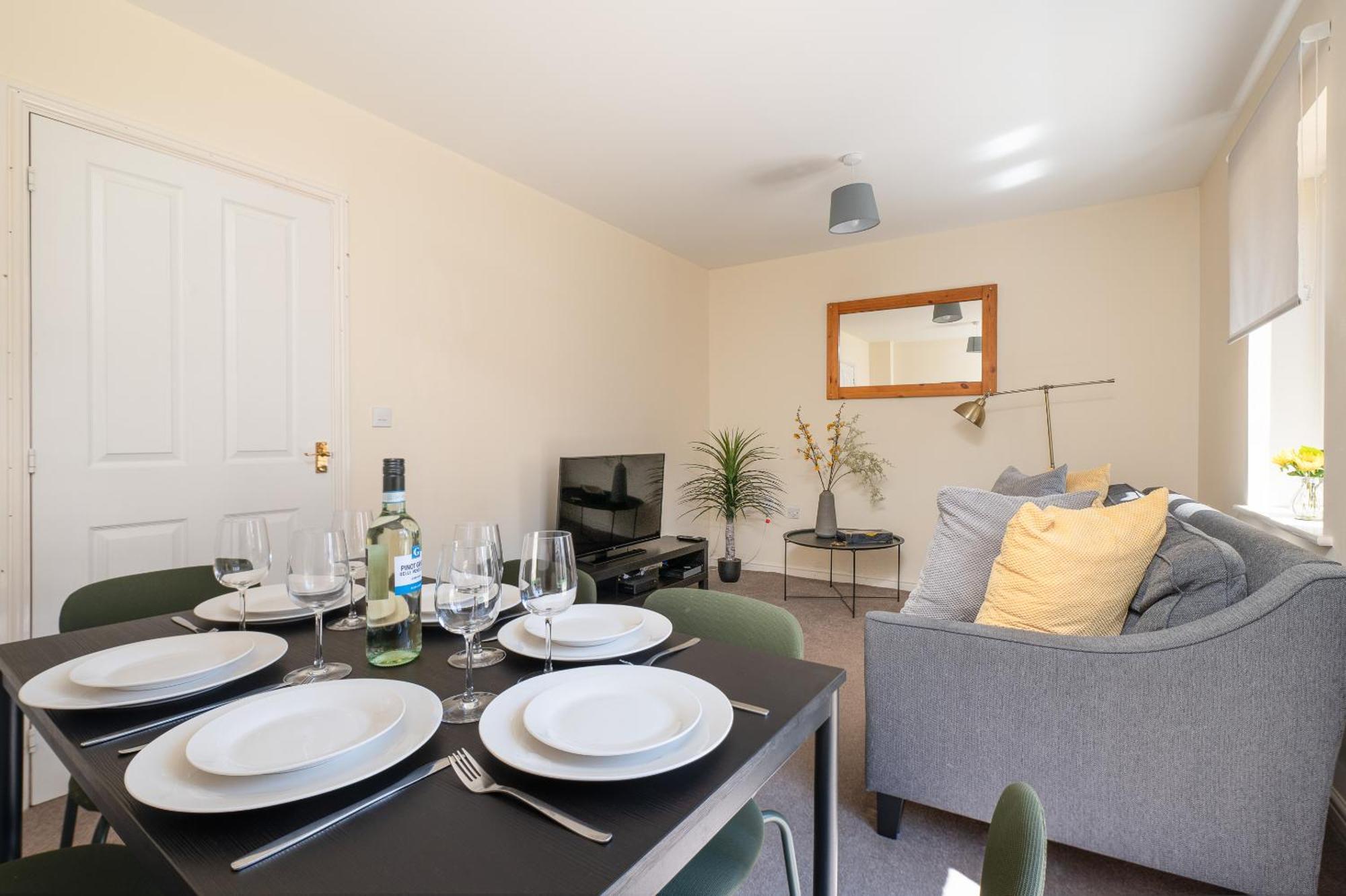 Spacious 4 Bedroom, Perfect For Contractors, Families, Private Parking Royal Wootton Bassett Exteriér fotografie